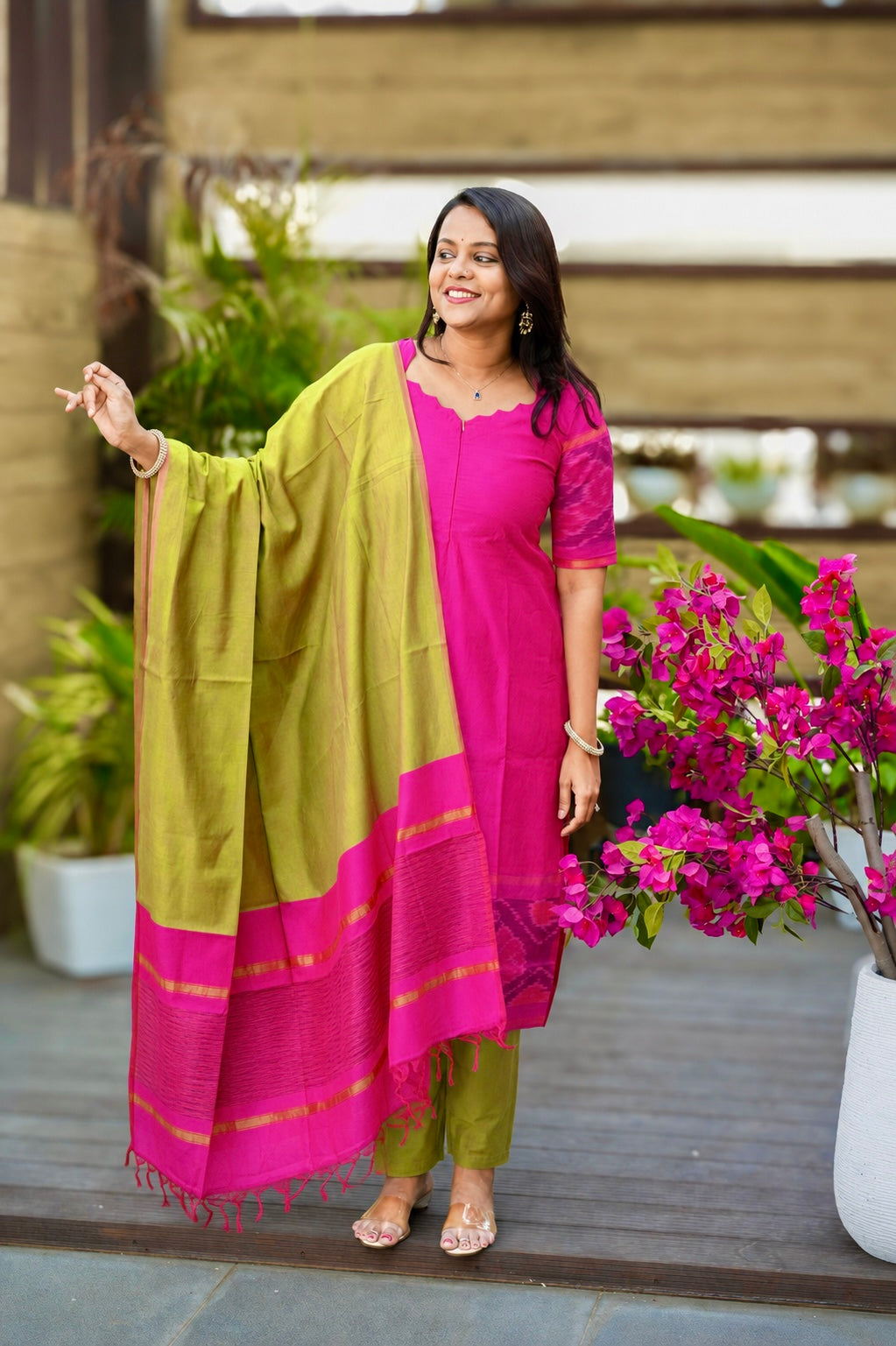 Shanthini -pink Pochampally Ikkat 3 piece suit set with Dupatta