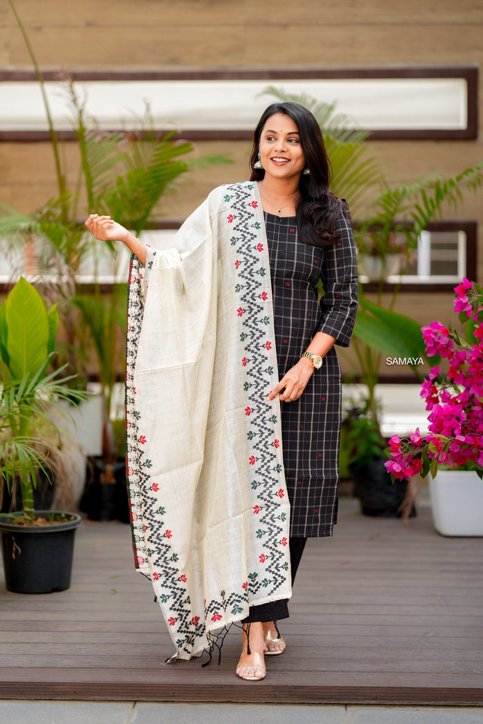 Maya checked handloom Cotton 3 piece Set with embroidered dupptta