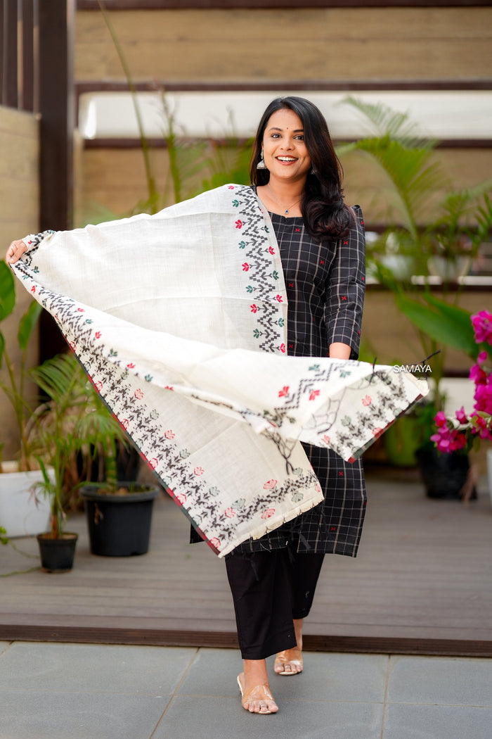 Maya checked handloom Cotton 3 piece Set with embroidered dupptta