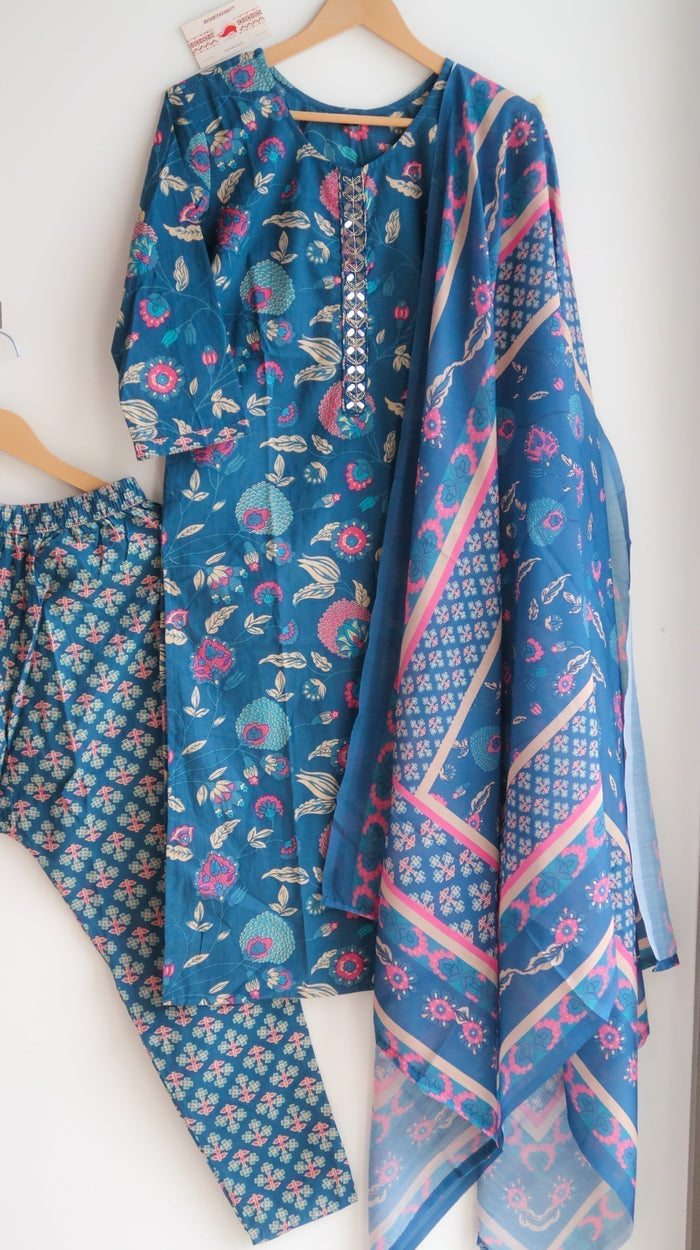 Neelkanthi Utsav Suit Set