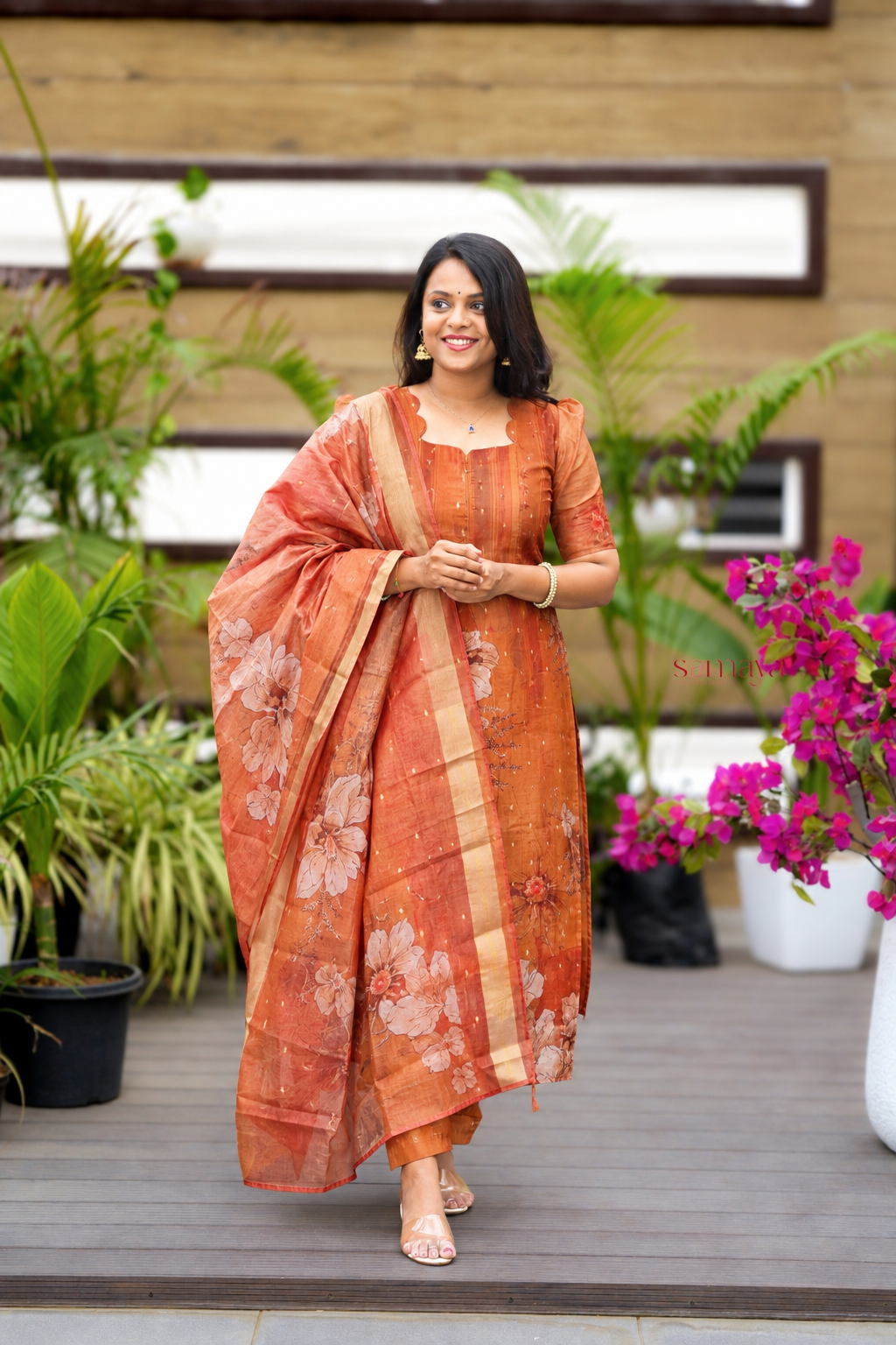 Oviya organza set with dupptta( set of 3) ready to dispatch ( neck won’t be deep as pic )