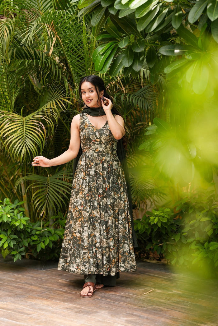 Aaranya Rayon Suit Set