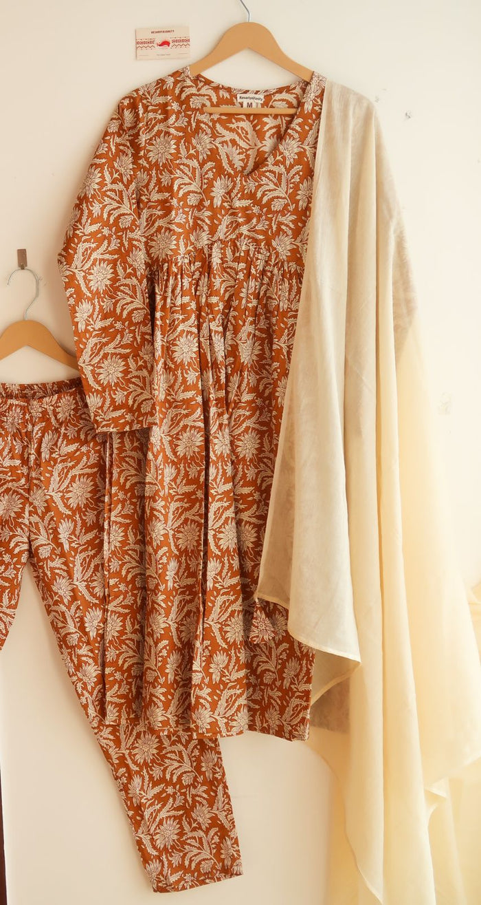 Saanjh Savera Suit Set